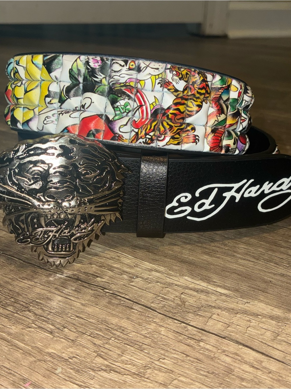 Size 34 - Tiger Edhardy Buckle Face White Pyramid Studded Detailed Belt